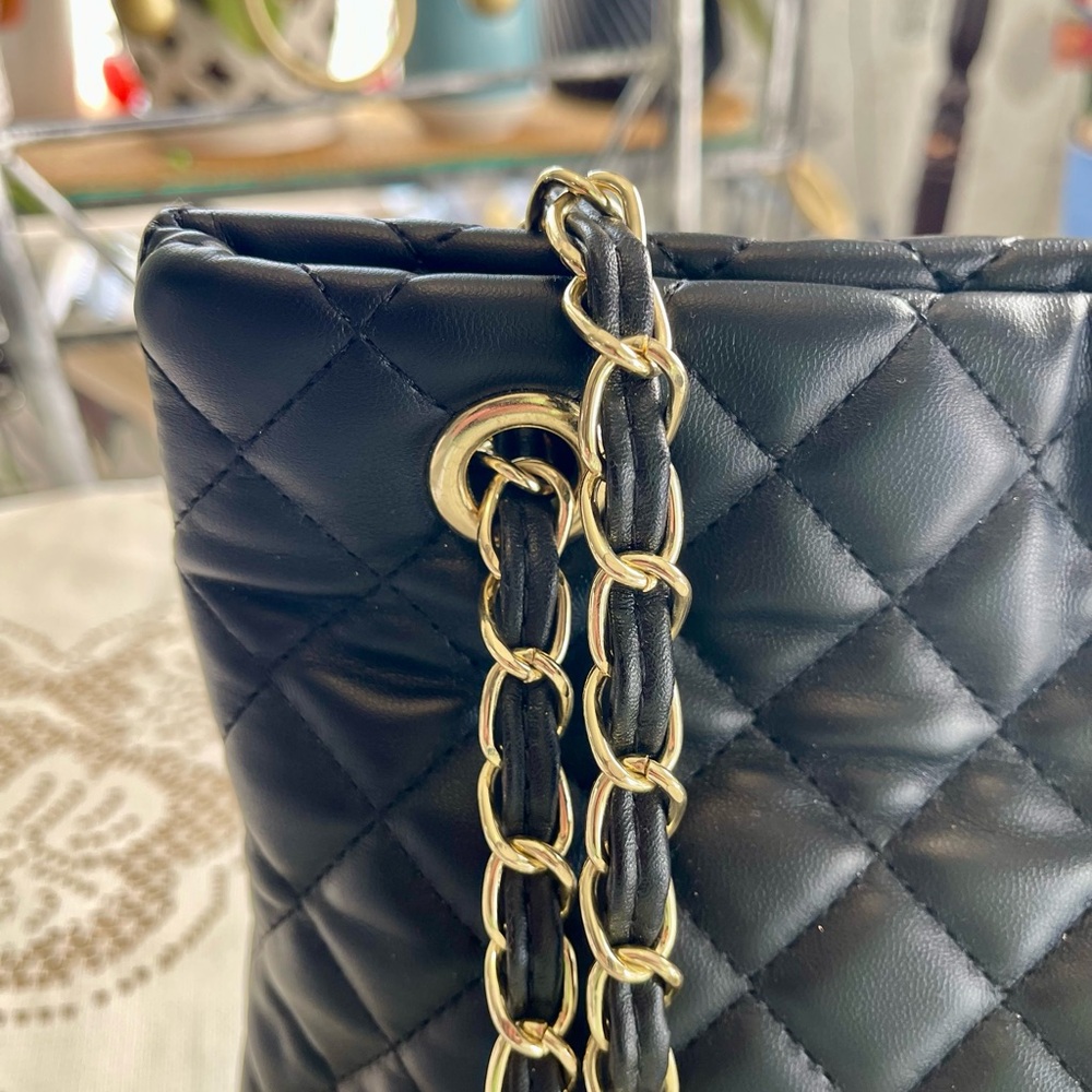 Fashion Inspired Black Quilted Shoulder Bag with Gold Chain - Picture 4 of 11